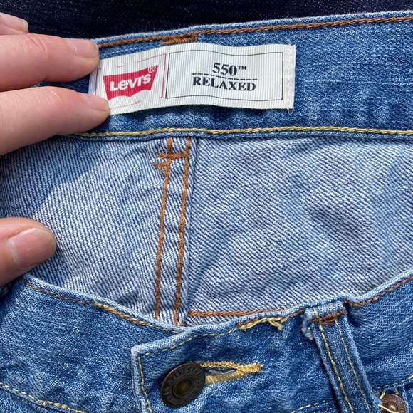 Levi’s 550 Relaxed Jeans - Picture 2 of 3